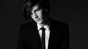 17-letni syn Pierce’a Brosnana debiutuje w roli modela FOTO