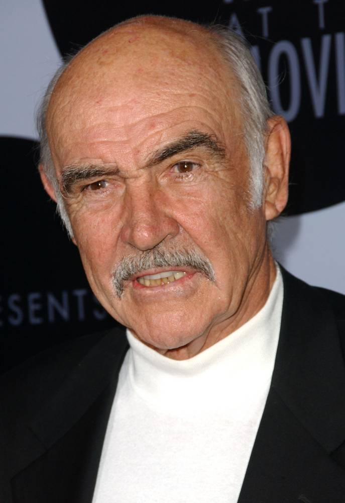 Ile kobiet miał James Bond? Wolał brunetki czy blondynki?