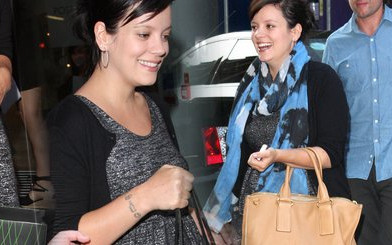 Lily Allen z pokaźnym brzuszkiem (FOTO)