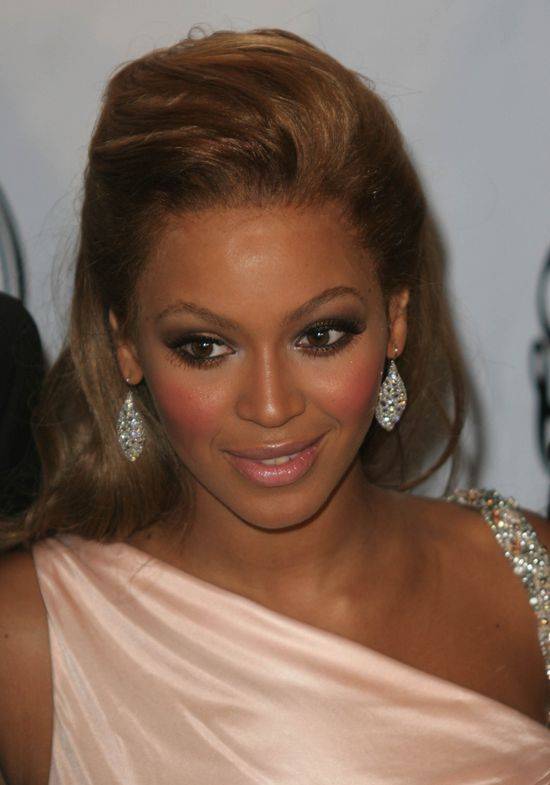 Beyonce zmarła w wypadku samochodowym? I to 16 lat temu?