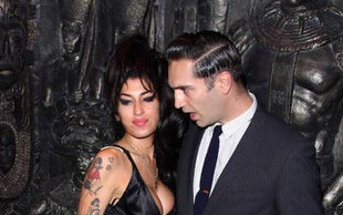 Amy Winehouse wyśpiewała sobie śmierć? (FOTO)