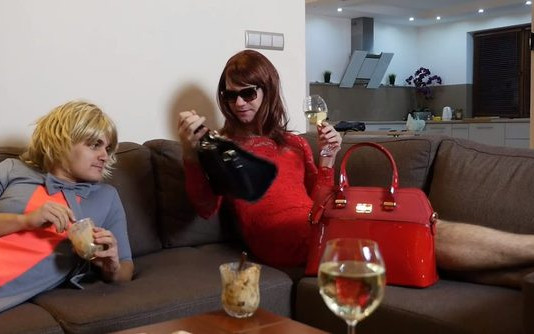 Abstrachuje nabijają się z modelek z Instagrama [VIDEO]