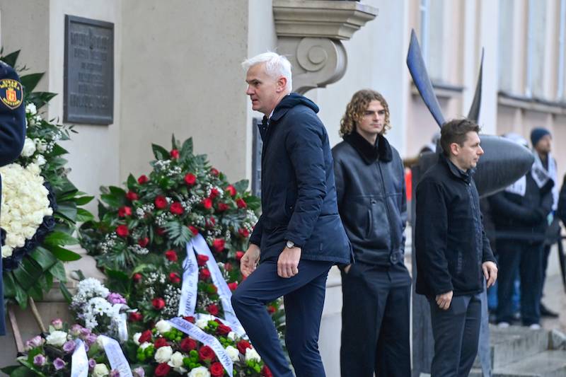 Pogrzeb Lucjana Brychczego. Tłumy piłkarzy i kibiców przyszły pożegnać legendę Legii Warszawa