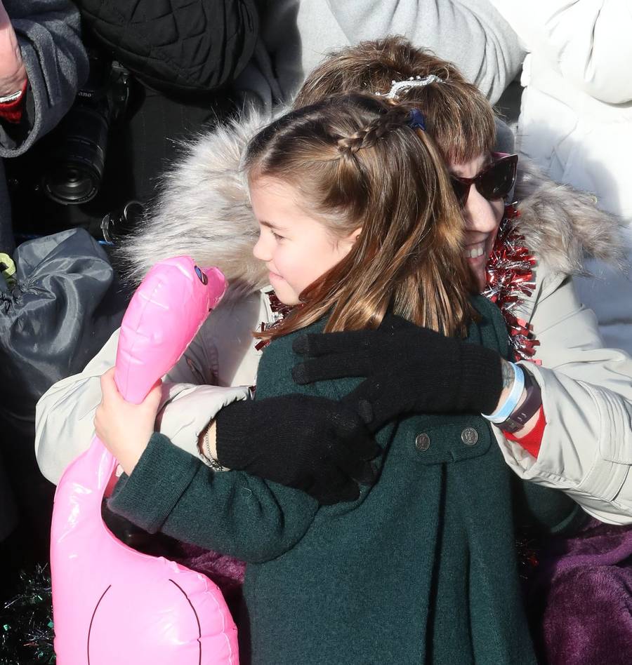 Charlotte w zielonym płaszczyku i elegancki George po raz pierwszy z rodzicami w kościele na Boże Narodzenie (ZDJĘCIA)