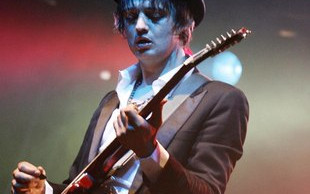Pete Doherty jest niechlujnym chłopcem