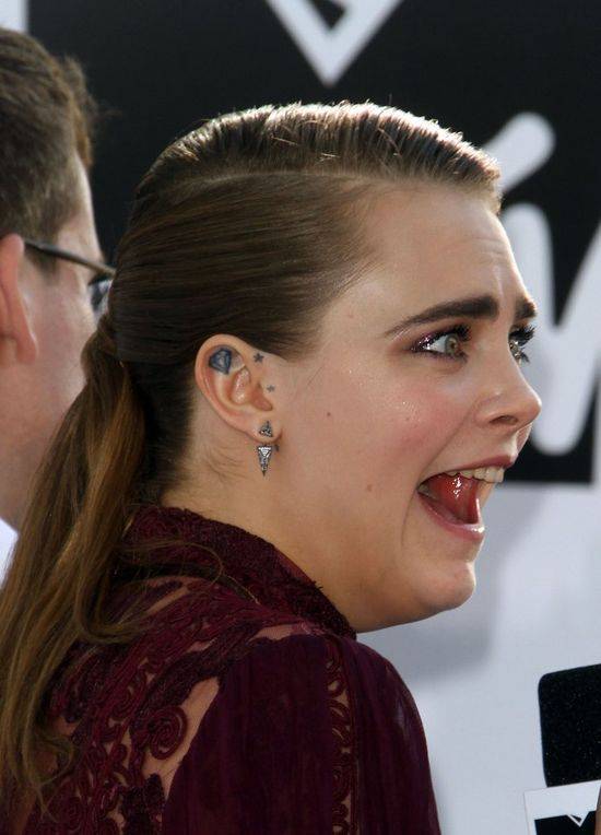 50 twarzy Cary Delevingne