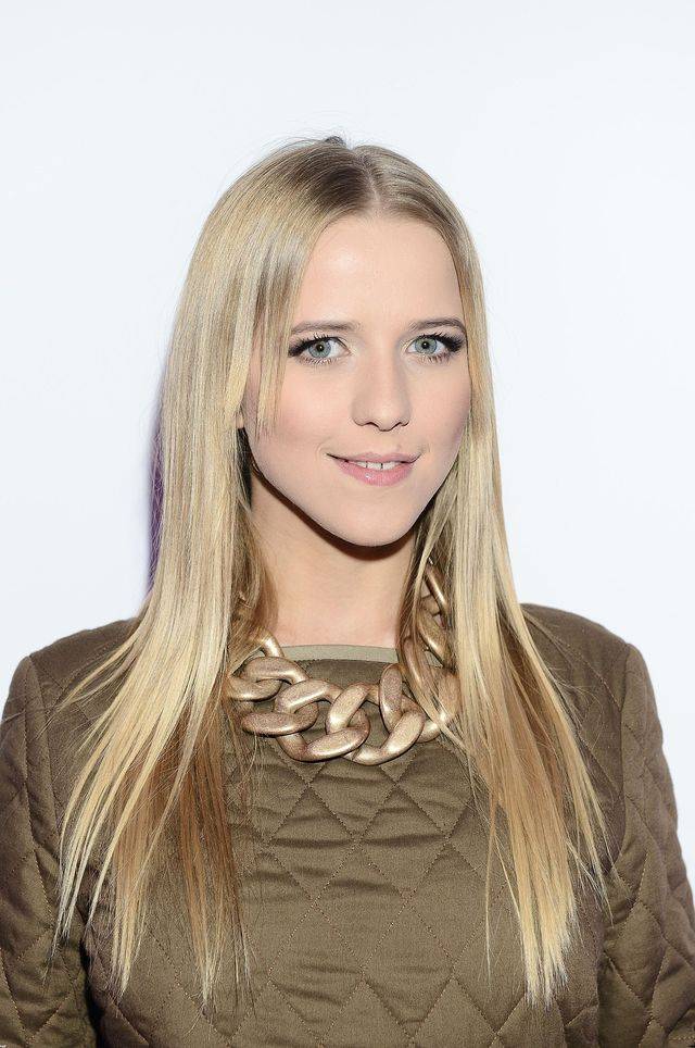 Te gwiazdy noszą aparaty ortodontyczne