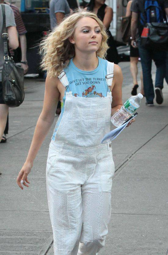 AnnaSophia Robb na planie Pamiętników Carrie