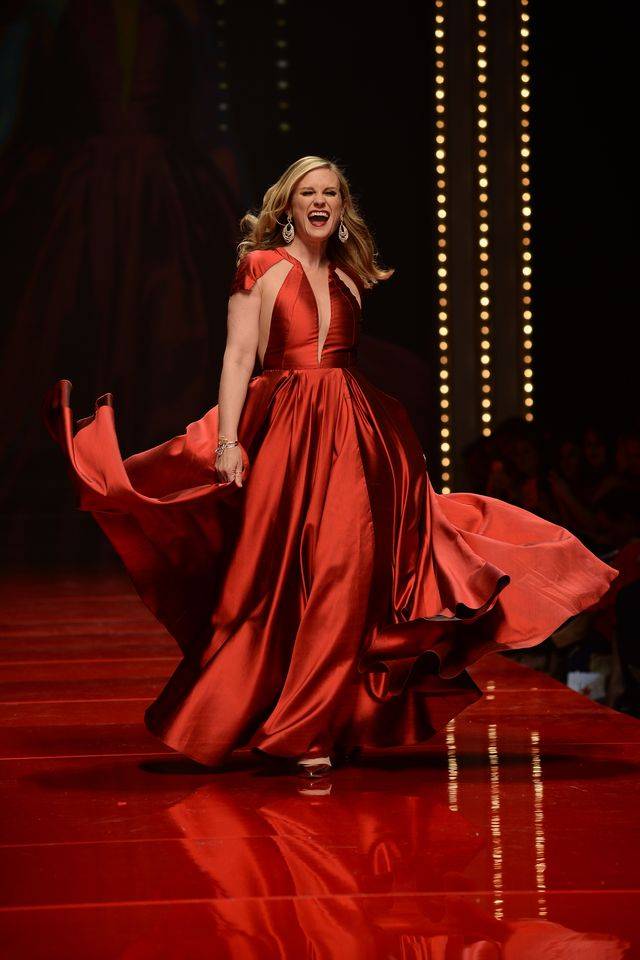 7 sposobów na to, by ludzie postrzegali cię jako ATRAKCYJNĄ osobę