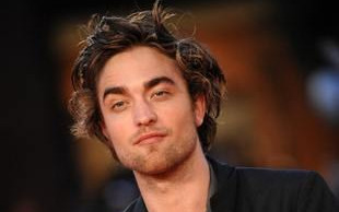 Robert Pattinson coraz przystojniejszy (FOTO)