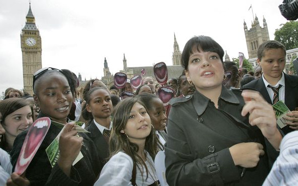 Lily Allen chce przegonić anoreksję
