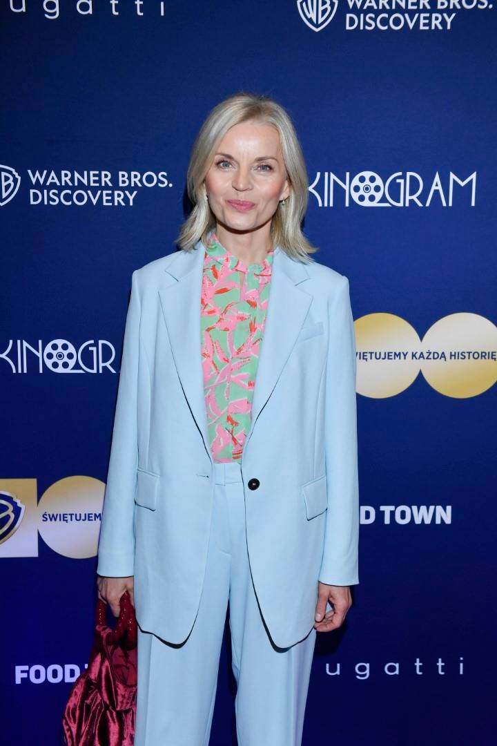 100-lecie Warner Bros. Discovery: Radosna Julia Wieniawa z popcornem, czarnowłosa Anna Maria Sieklucka, Małgorzata Foremniak