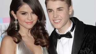 Selena Gomez pokazała pierścionek z literką J (FOTO)