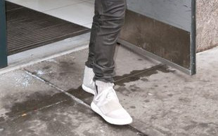 Kanye West: To głosy w mojej głowie kazały mi wejść na scenę