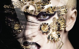 Lady Gaga w magazynie V (FOTO)