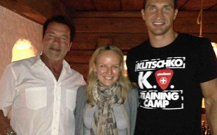 Kliczko i Schwarzenegger naśladują swoje pozy