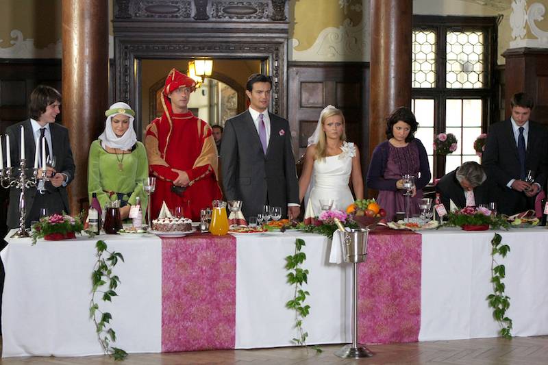 Tak wyglądał ślub Anety Zając i Mikołaja Krawczyka w „Pierwszej miłości”. Mało kto wie, że poznali się dużo wcześniej… (FOTO)