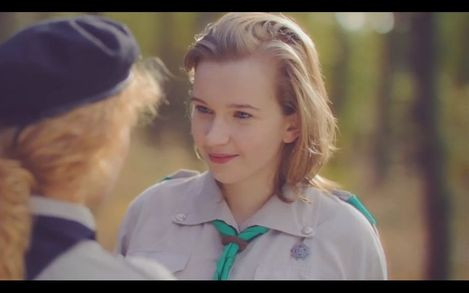 Całujące się harcerki kłują w oczy ZHP [VIDEO]