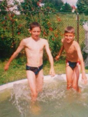 robert-lewandowski-R1