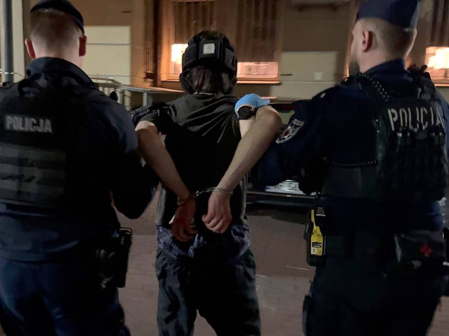 To on był sprawcą brutalnego mordu na UW! 22-letni Mieszko R. pochodzi z rodziny prawniczej (FOTO)