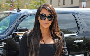 Kim Kardashian spanikowała podczas rybiego pedicure (VIDEO)