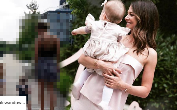 Klara ODWAŻNIE kroczy po ścieżce. Niedługo Ania za nią nie nadąży!