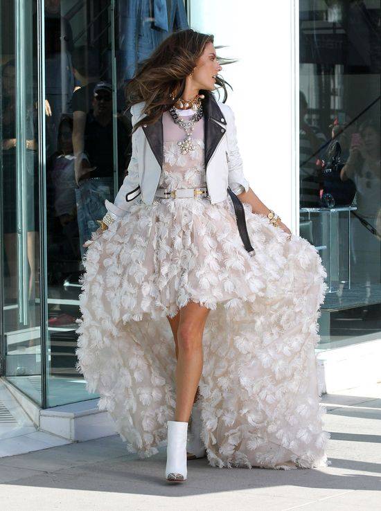 Alessandra Ambrosio w sesji dla Chanel