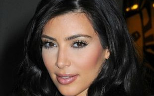 Kim Kardashian rezygnuje z opalenizny? (FOTO)