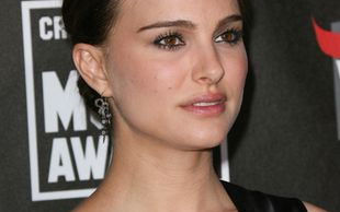 Natalie Portman z 4-miesięcznym synkiem na spacerku