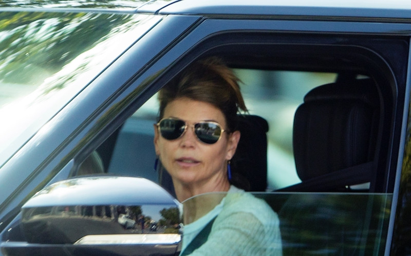 Lori Loughlin po raz pierwszy na czerwonym dywanie od czasu wyjścia z aresztu