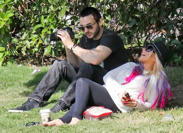 Christina Aguilera z synem i chłopakiem w parku