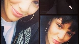 Kolejna gwiazda pozuje z maseczką na twarzy (FOTO)