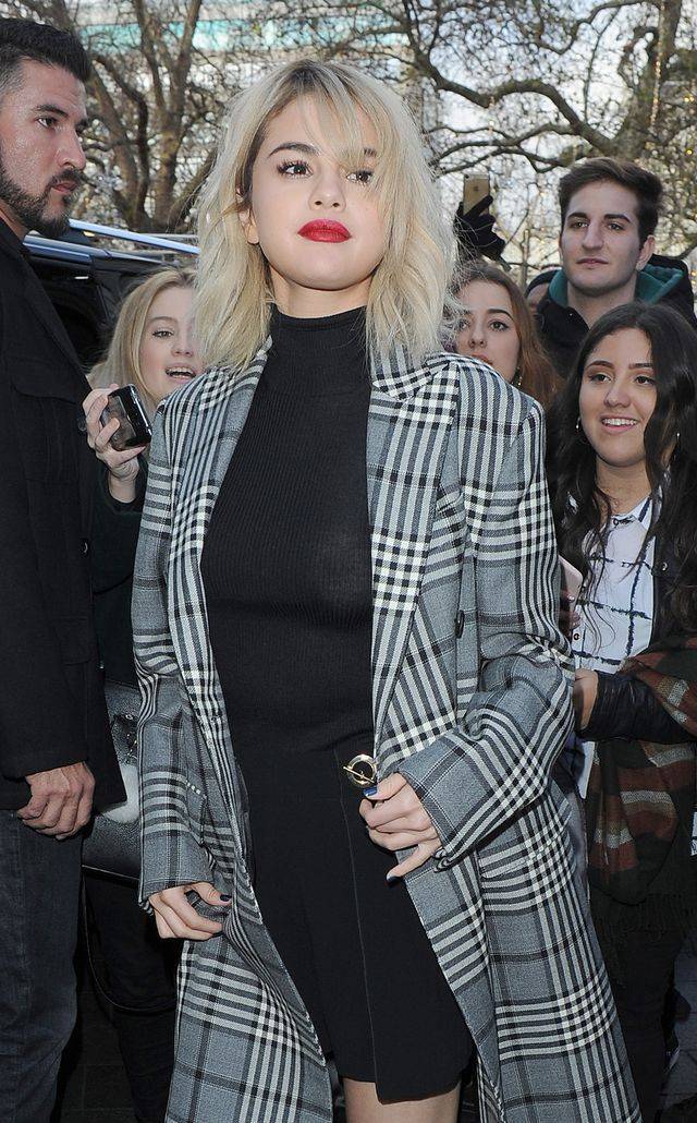 Selena Gomez w Londynie – jeden dzień i SZEŚĆ STYLIZACJI!