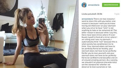 Trenerka fitness pokazała fałdy na brzuchu (Instagram)