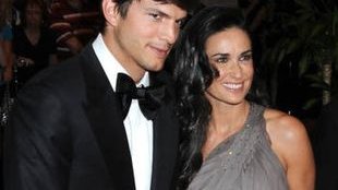Ashton Kutcher robi film dla Demi i Bruce’a