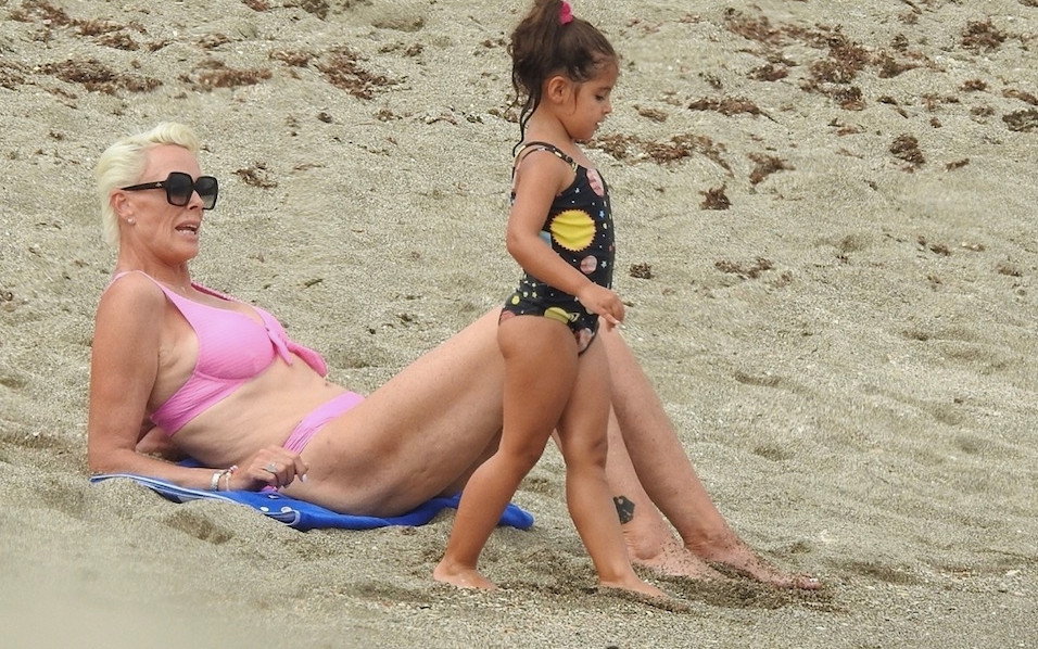 Brigitte Nielsen broni późnego macierzyństwa, “Jestem lepszym rodzicem w wieku 60 lat”