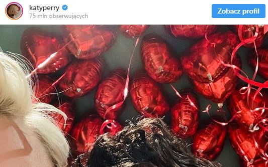 Jak Ci się podoba pierścionek zaręczynowy Katy Perry?