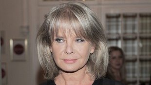 Polska dziennikarka: 56 lat i taki dekolt (FOTO)