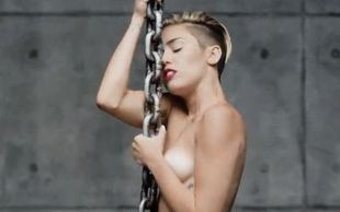 Miley Cyrus płacze we Wrecking Ball dzięki Hemsworthowi