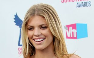 Czy AnnaLynne McCord powinna nosić bandażowe sukienki? FOTO