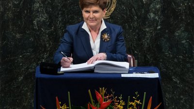 Wszystkie BROSZKI Beaty Szydło