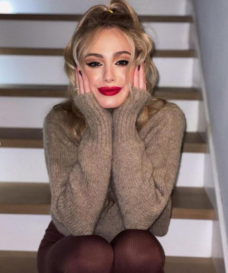 Wiktoria Gąsiewska w kobiecym makijażu - co za uroda! Wiktoria Gąsiewska w sylwestrowym makijażu.