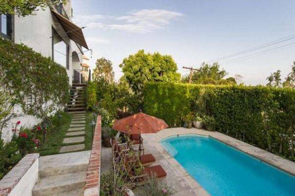 Stary dom  Megan Fox