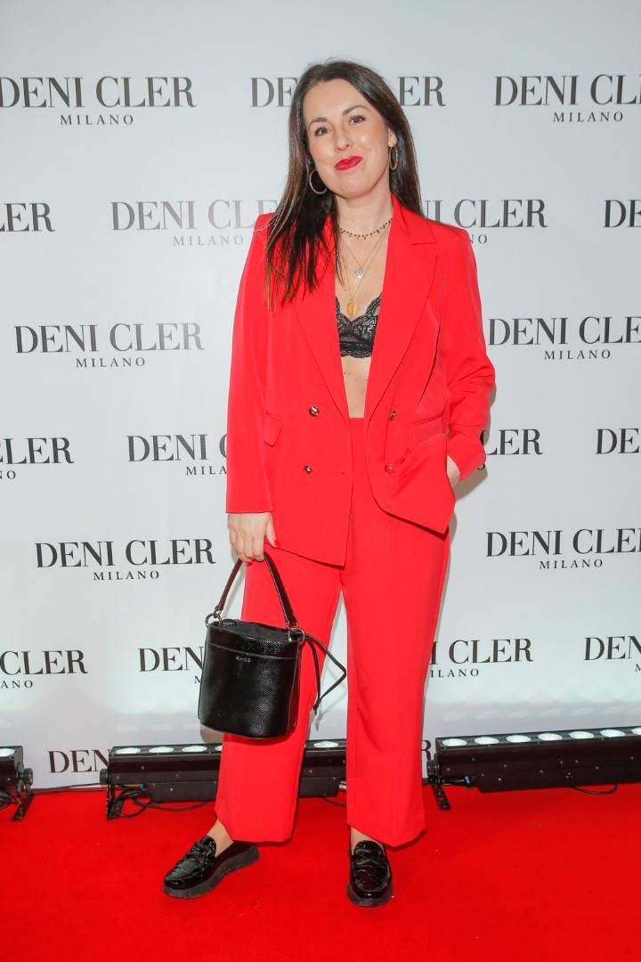 Pokaz Deni Cler: Joanna Racewicz CAŁUJE SIĘ z Małgorzatą Ohme niczym Madonna z Britney Spears!