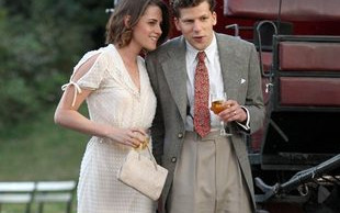 Romantyczna Kristen Stewart całuje się w parku (FOTO)