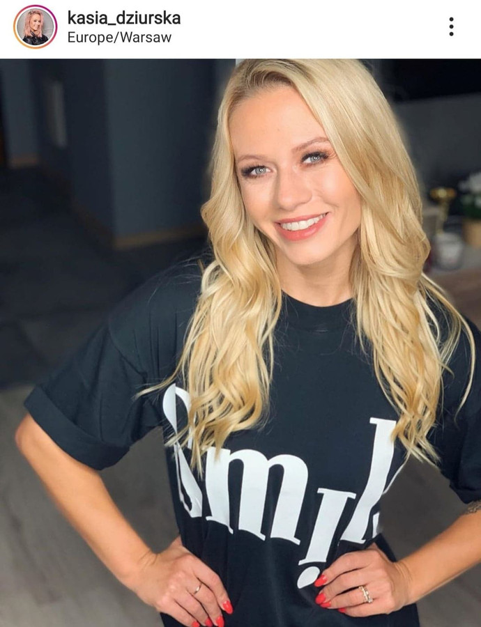 W długich włosach wyglądała pięknie