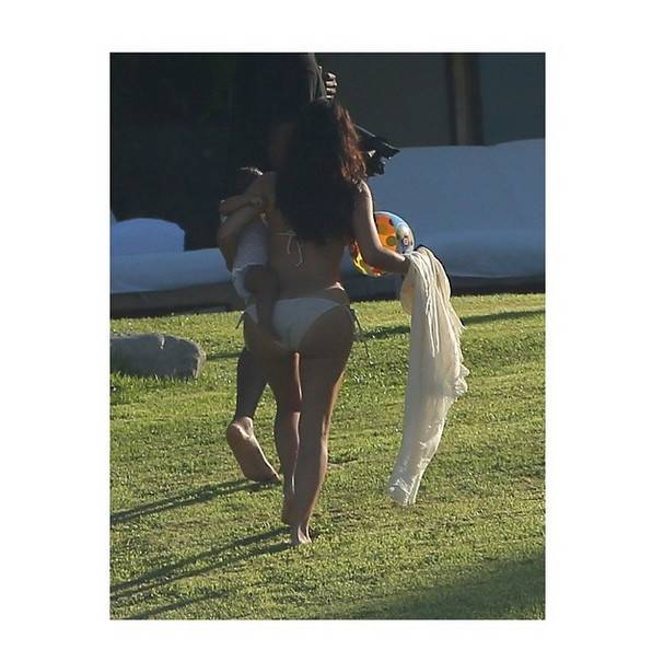 Kim Kardashian w bikini