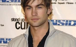 Lindsay Lohan poleciała na krzaczaste brwi?