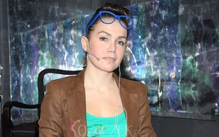 Kto nosi żółte skarpetki do butów na obcasie? (FOTO)