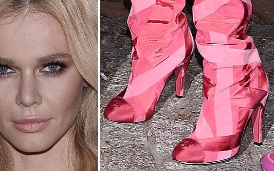 Co nie zaśpiewała, to dowyglądała? Alicja Ruchała w kozaczkach Chanel (ZDJĘCIA)